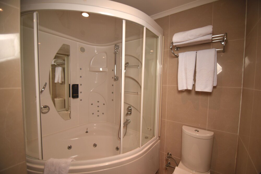 Gazetta Suites 24