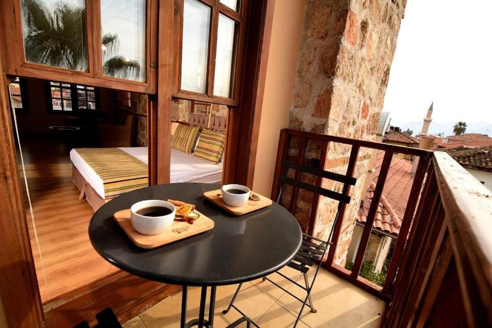 Gazetta Suites 3