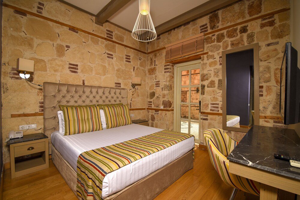 Gazetta Suites 6