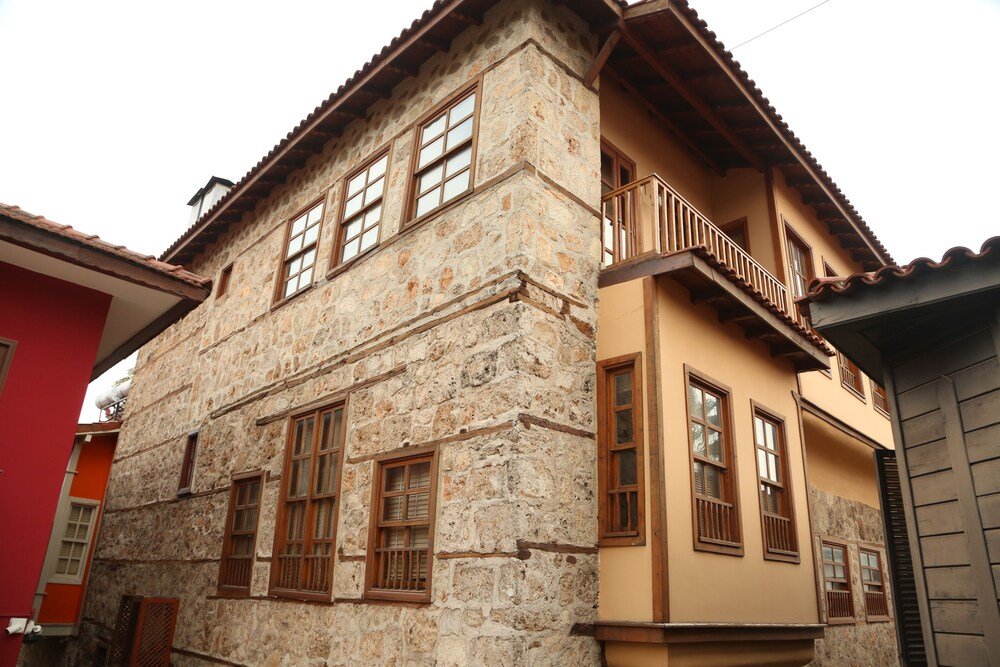 Gazetta Suites 7