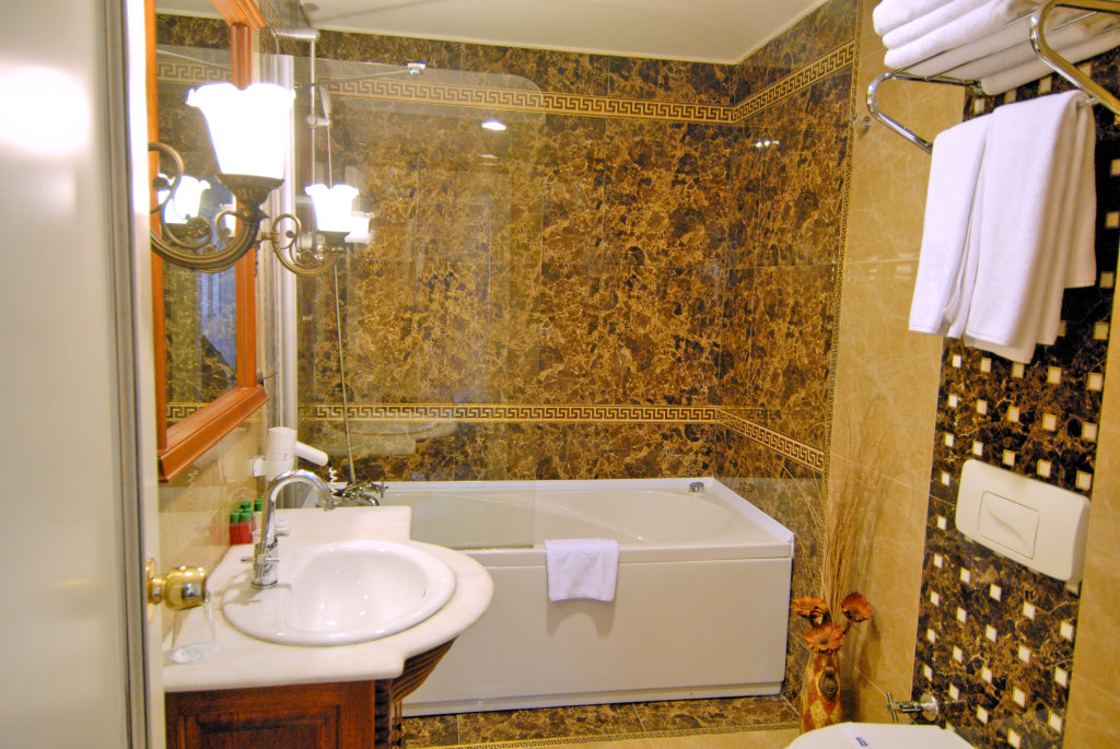 Aspen Hotel - Special Class 13