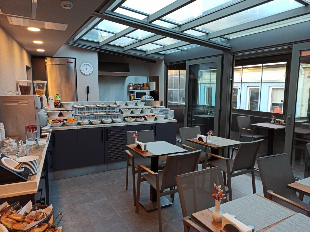 Triada Hotel Karakoy 2