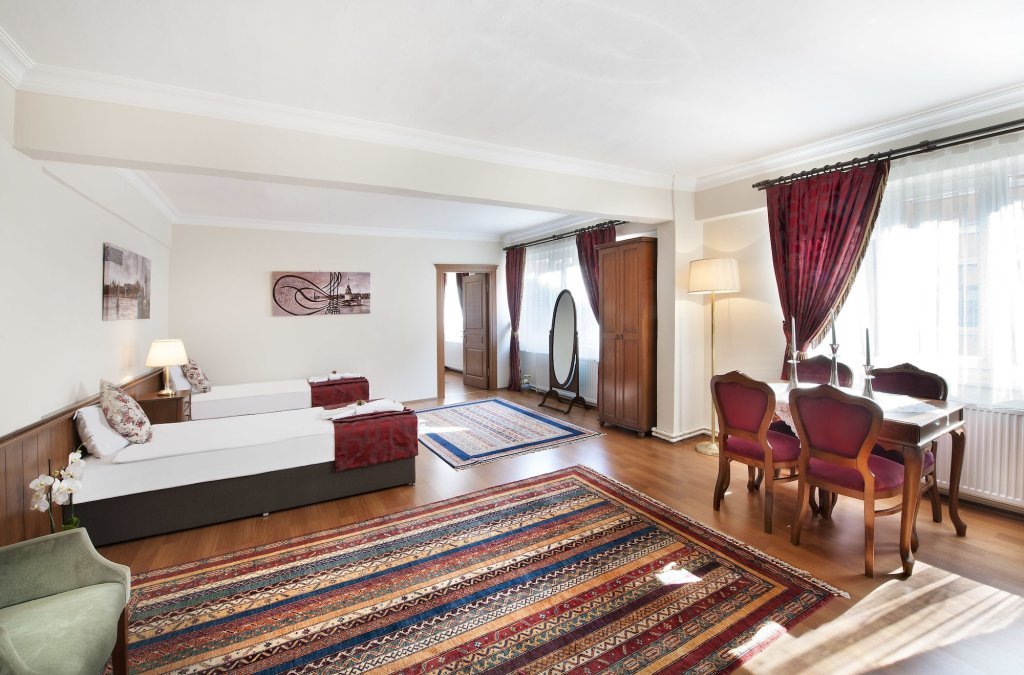 Sultan House 24