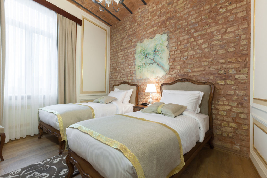 Hotel Pera Parma 5