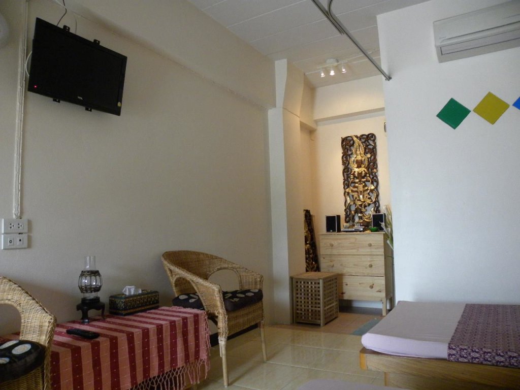 OYO 376 Ok Home Airport 12