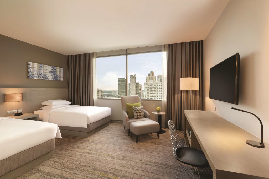 Hyatt Place Bangkok Sukhumvit 10