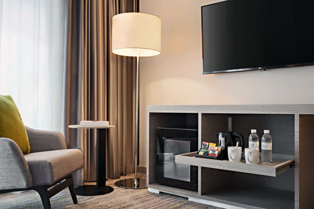 Hyatt Place Bangkok Sukhumvit 19