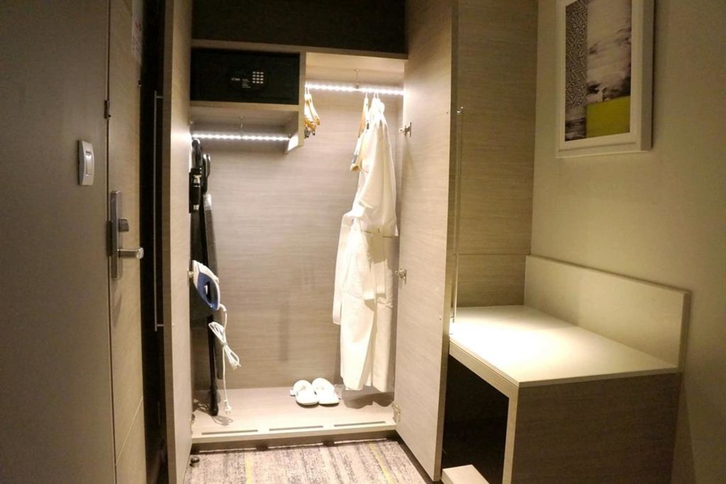 Hyatt Place Bangkok Sukhumvit 23