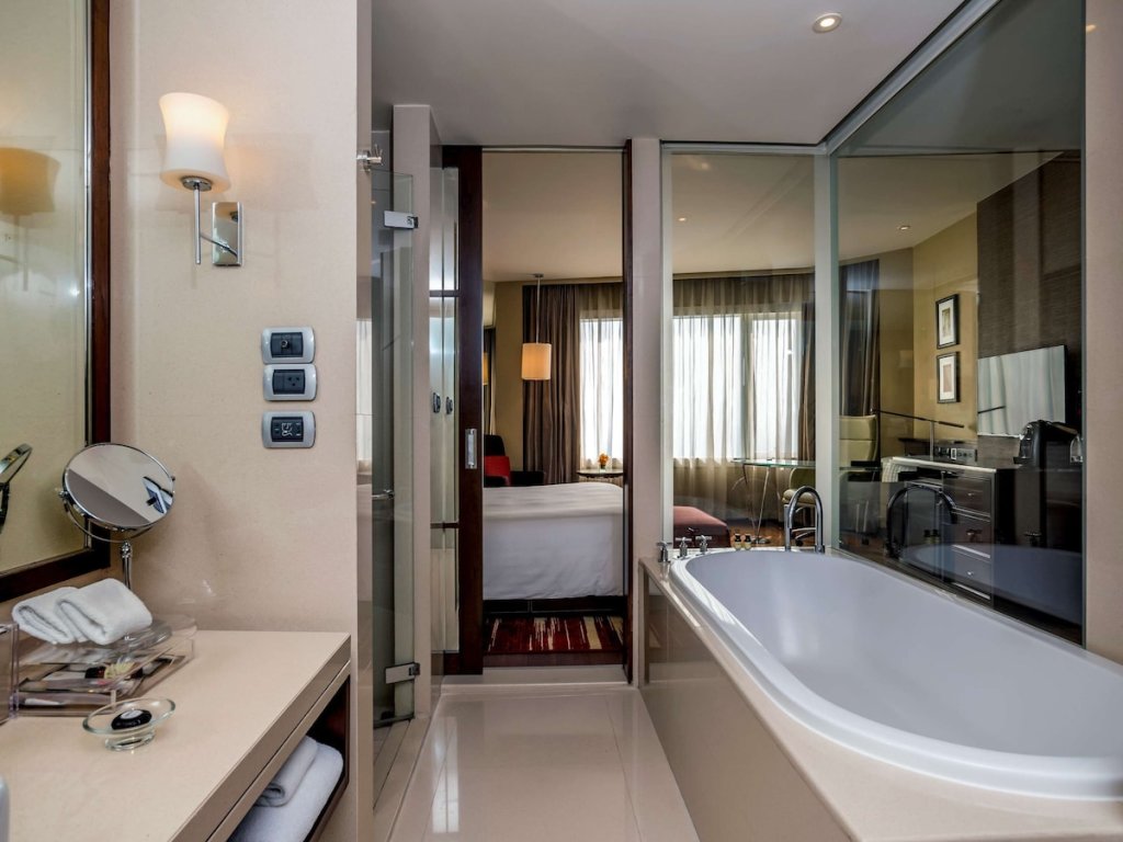 Hilton Bangkok Grande Asoke 10