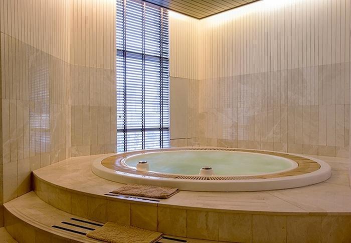 Hilton Bangkok Grande Asoke 14