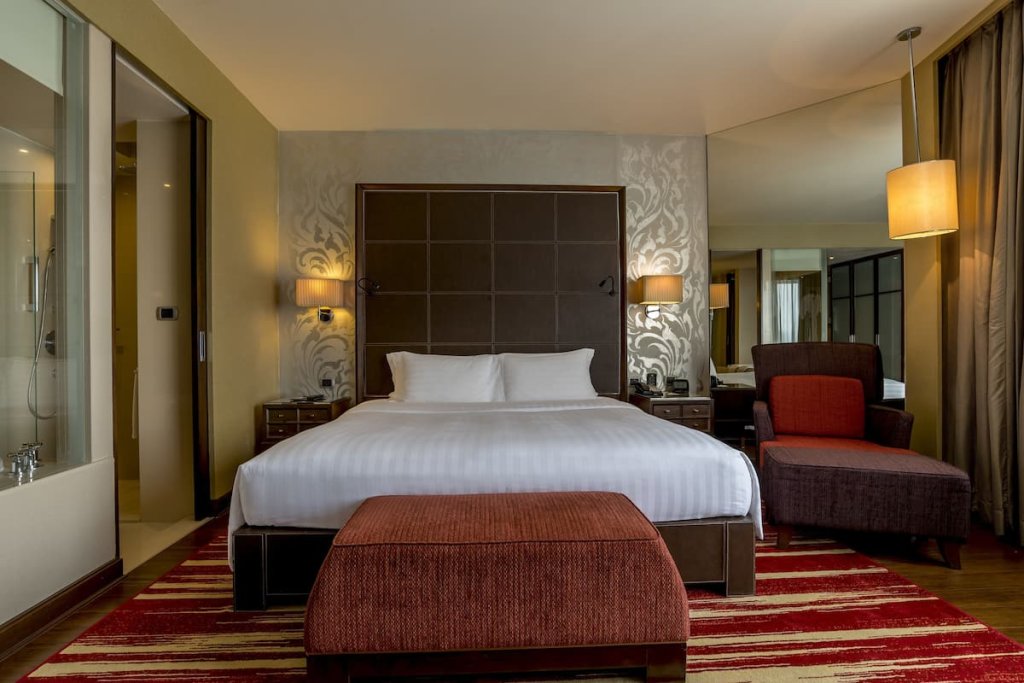 Hilton Bangkok Grande Asoke 4