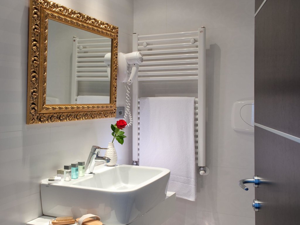 Fiume Hotel 24