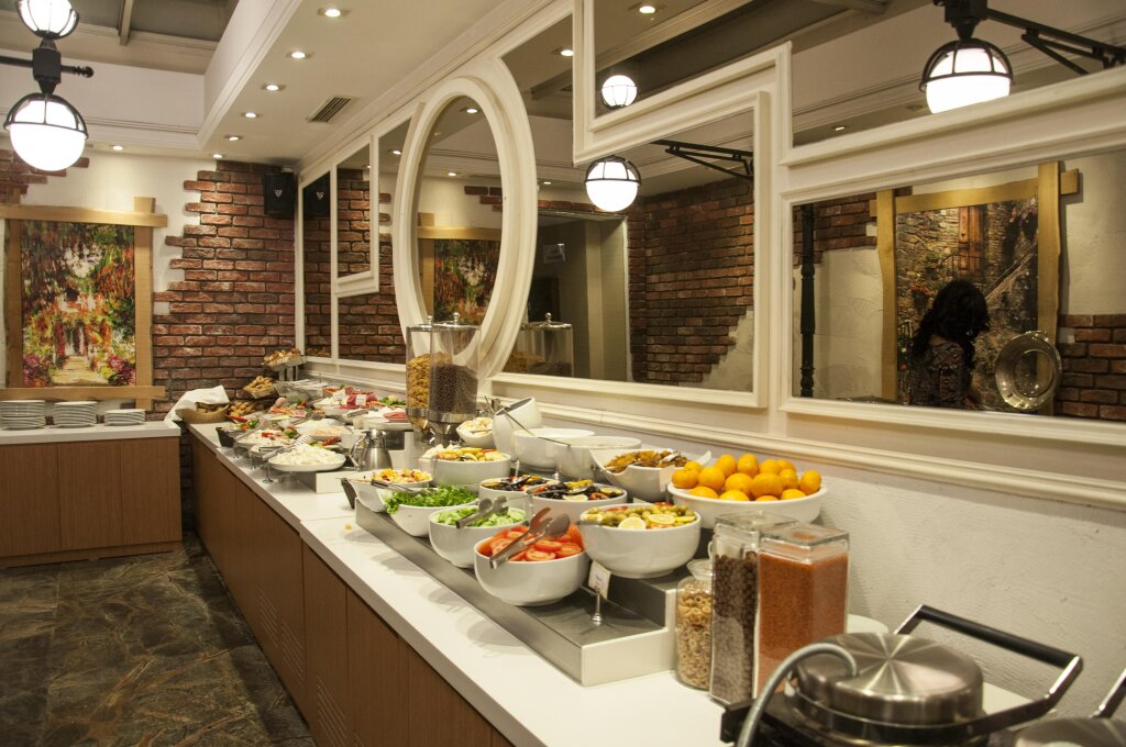 Pera Tulip Hotel 18