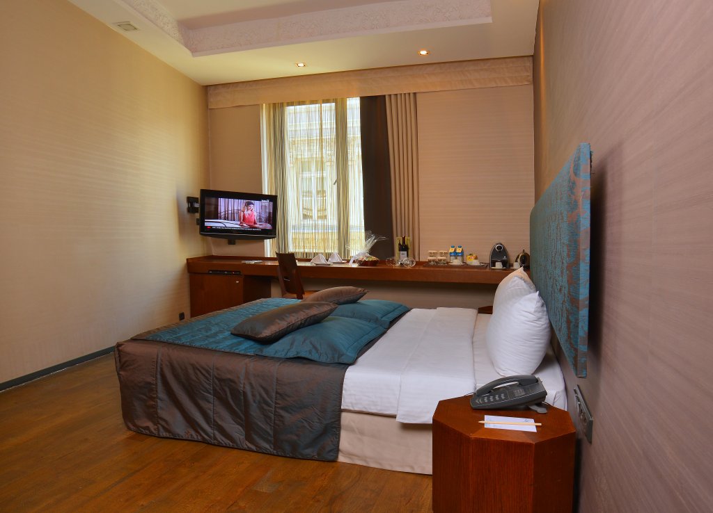 Pera Tulip Hotel 23