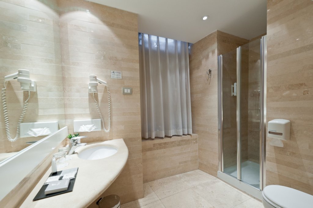 Hotel White 10