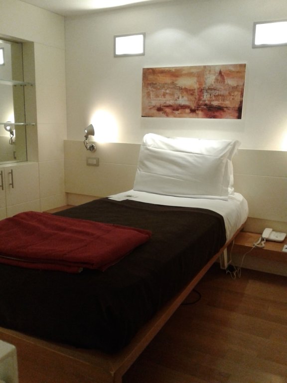 Hotel White 11