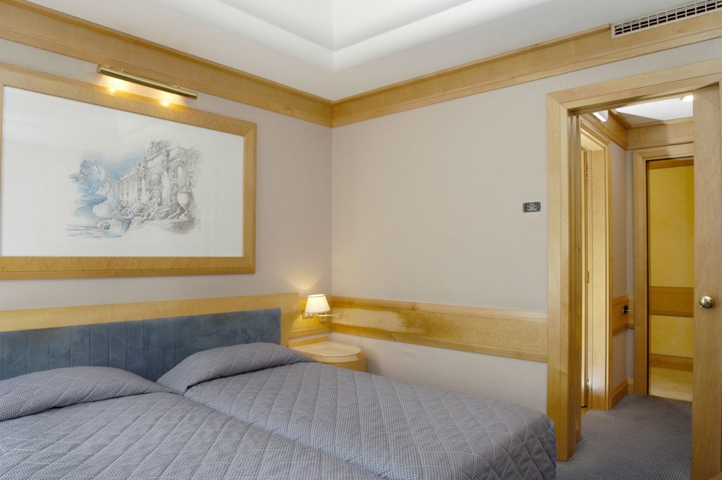 Hotel White 13