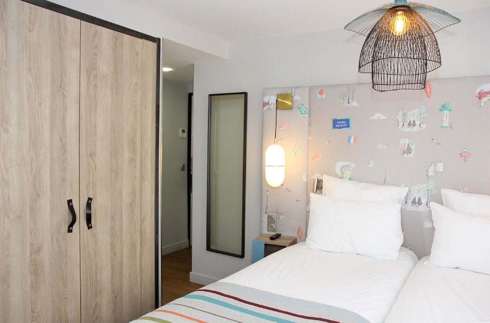 Best Western Plus Hotel Litteraire Marcel Ayme 24