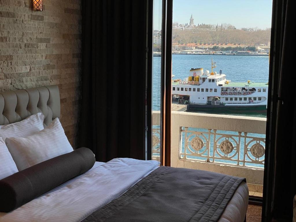 Weingart Port Hotel 1