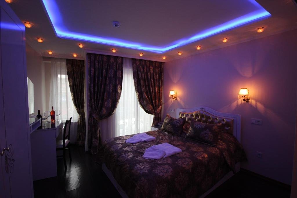 Charm Hotel 10