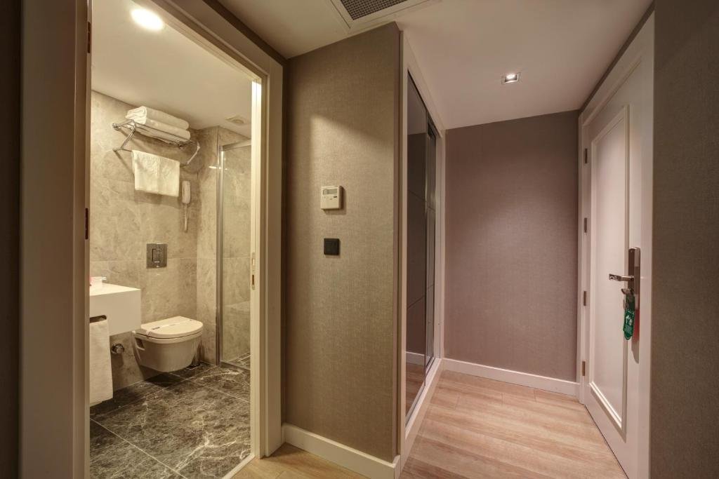 Dora Pera Hotel 4