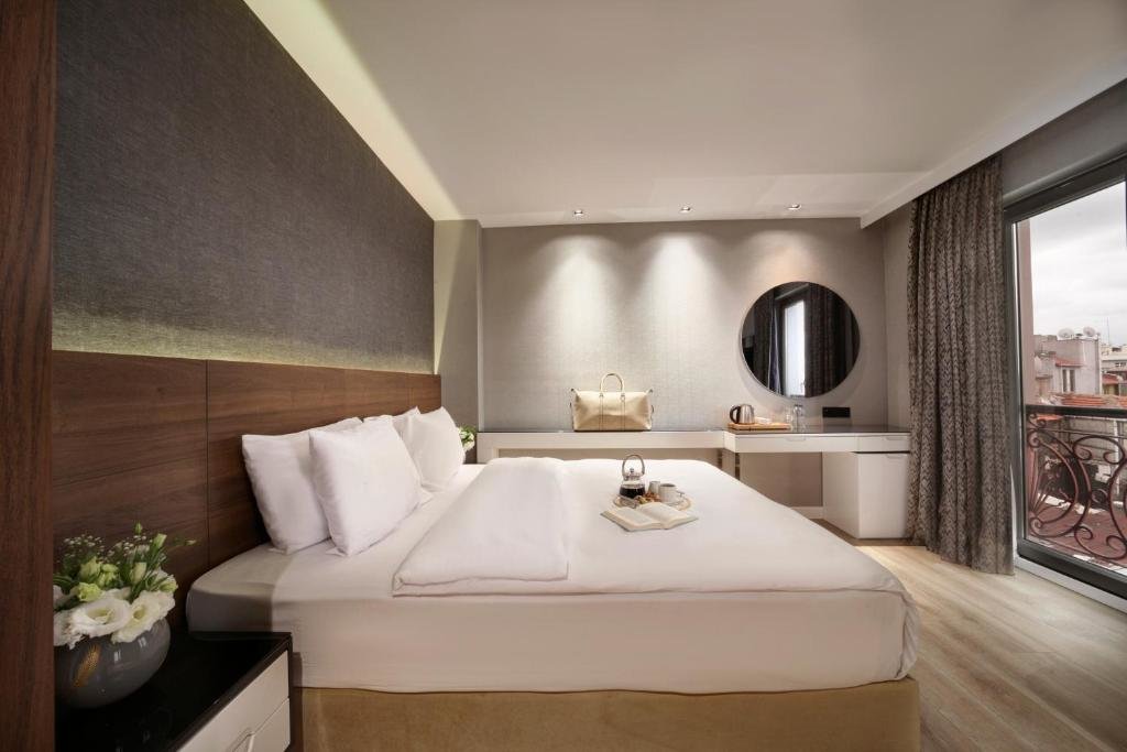 Dora Pera Hotel 5