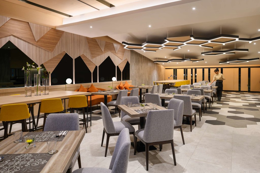 Phachara Suites Sukhumvit 1