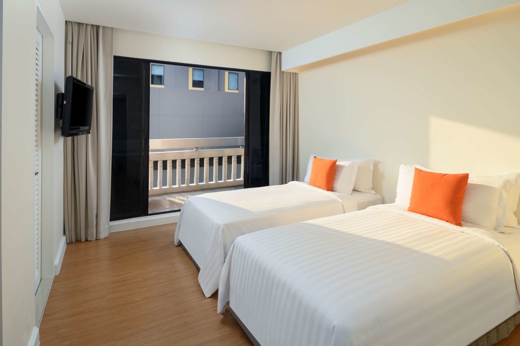 Phachara Suites Sukhumvit 14