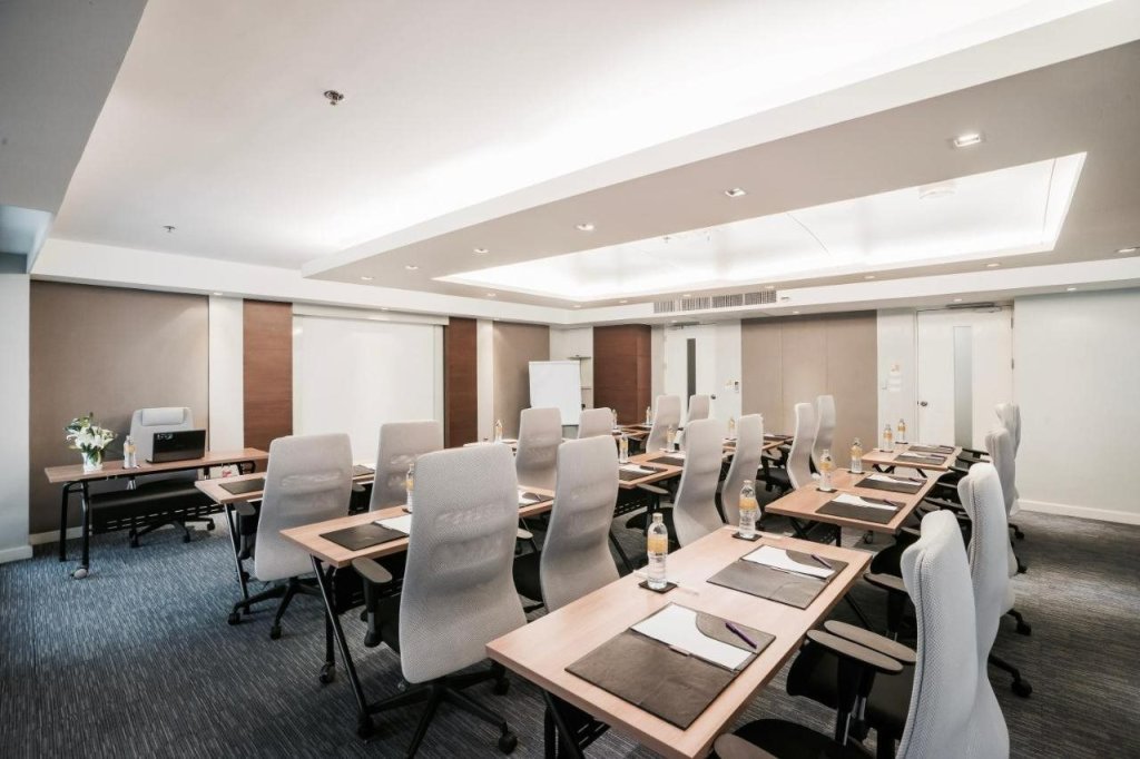 Phachara Suites Sukhumvit 19