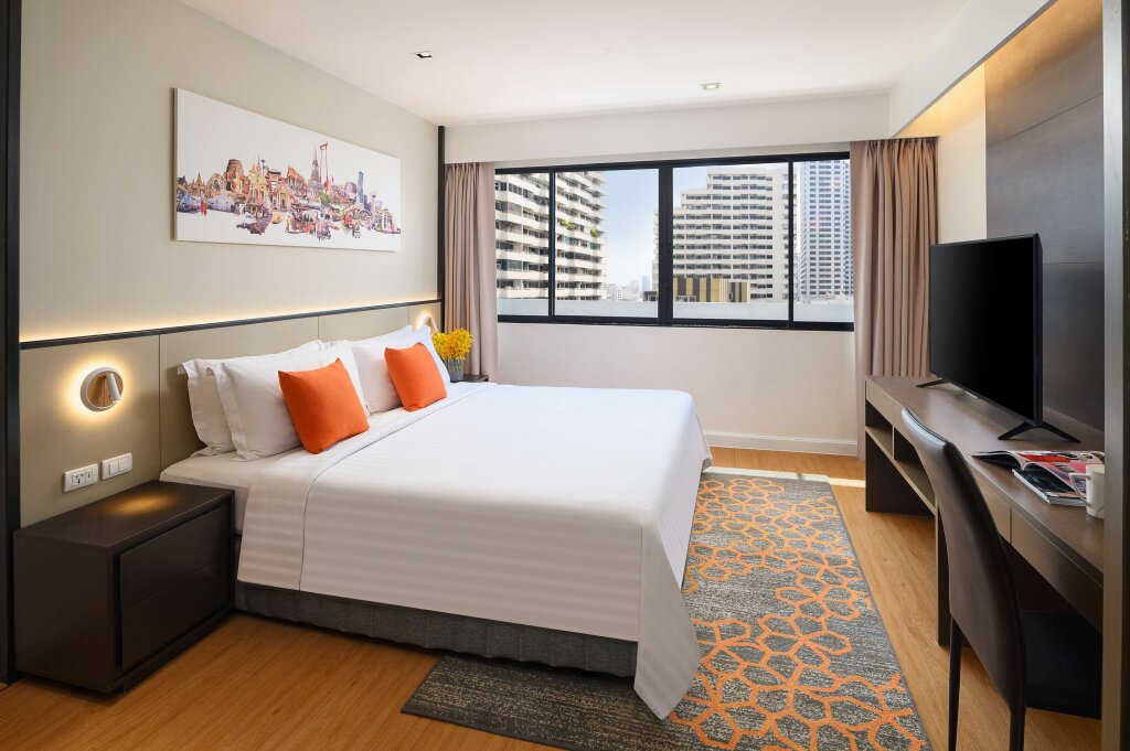 Phachara Suites Sukhumvit 2