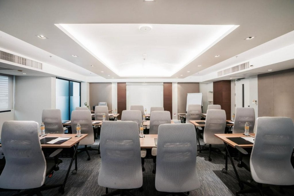 Phachara Suites Sukhumvit 20