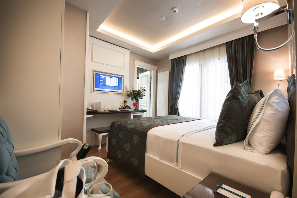 Antusa Palace Hotel & Spa 12