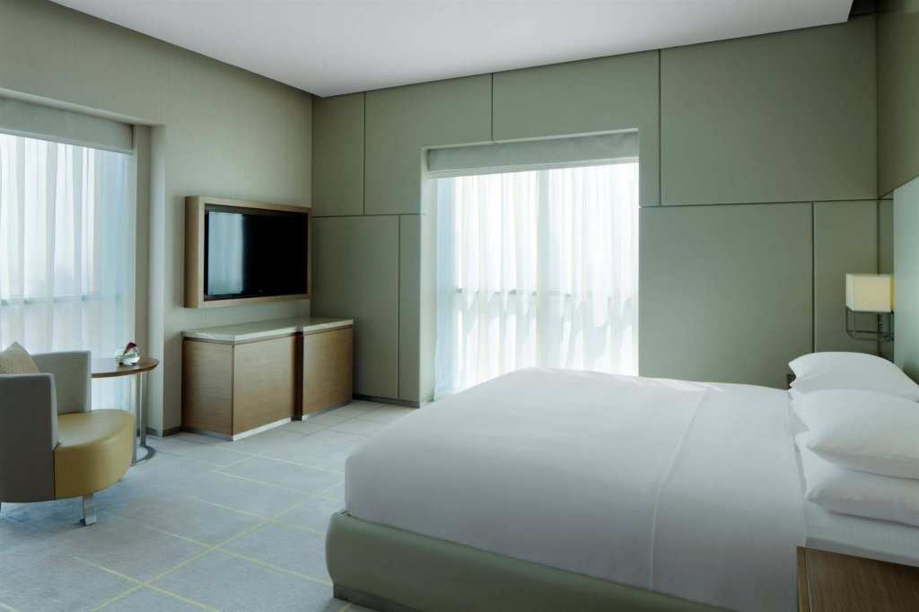 Hyatt Regency Dubai Creek Heights 11