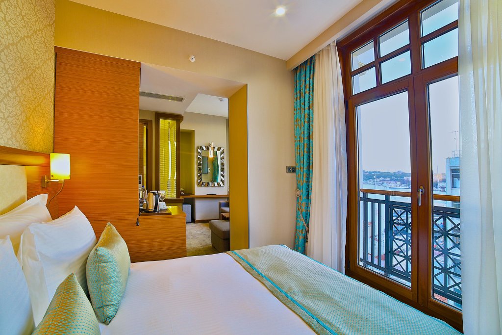 Momento Golden Horn Hotel 17