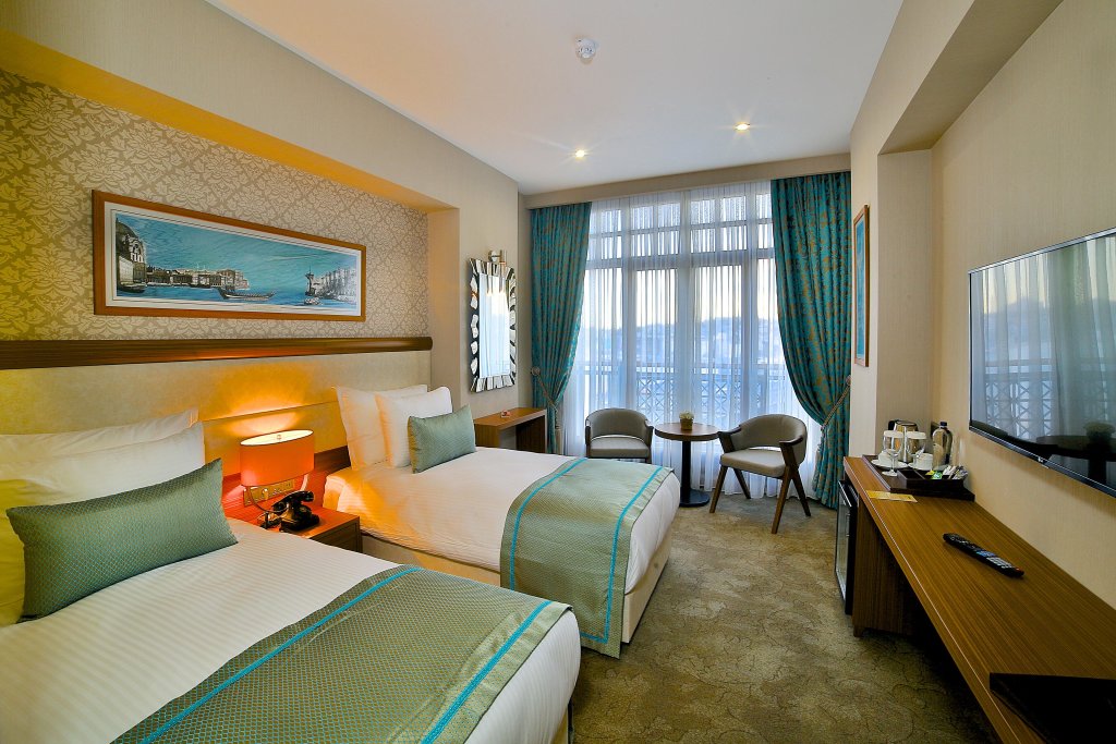 Momento Golden Horn Hotel 22
