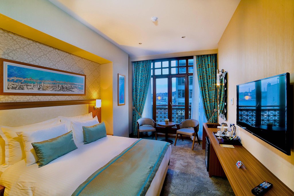 Momento Golden Horn Hotel 24