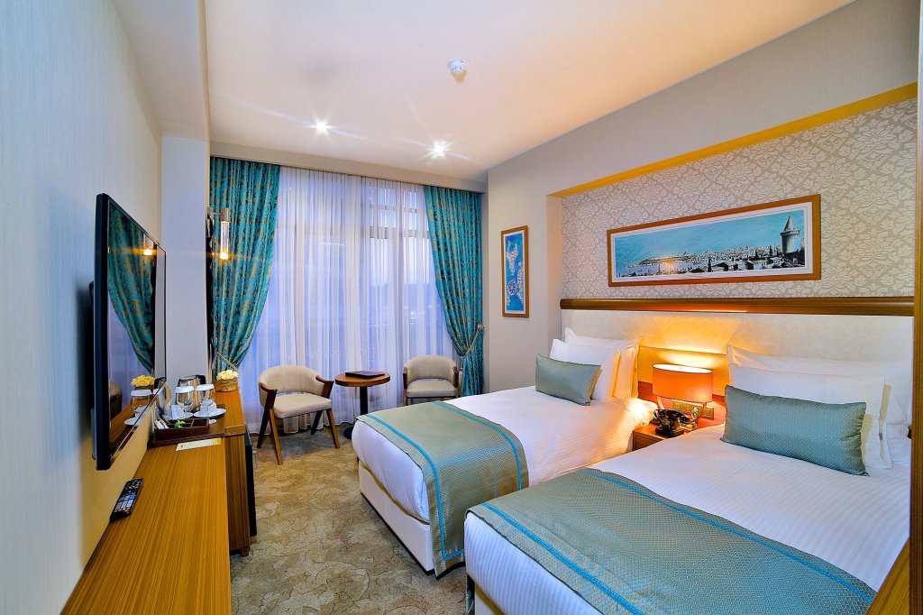 Momento Golden Horn Hotel 5