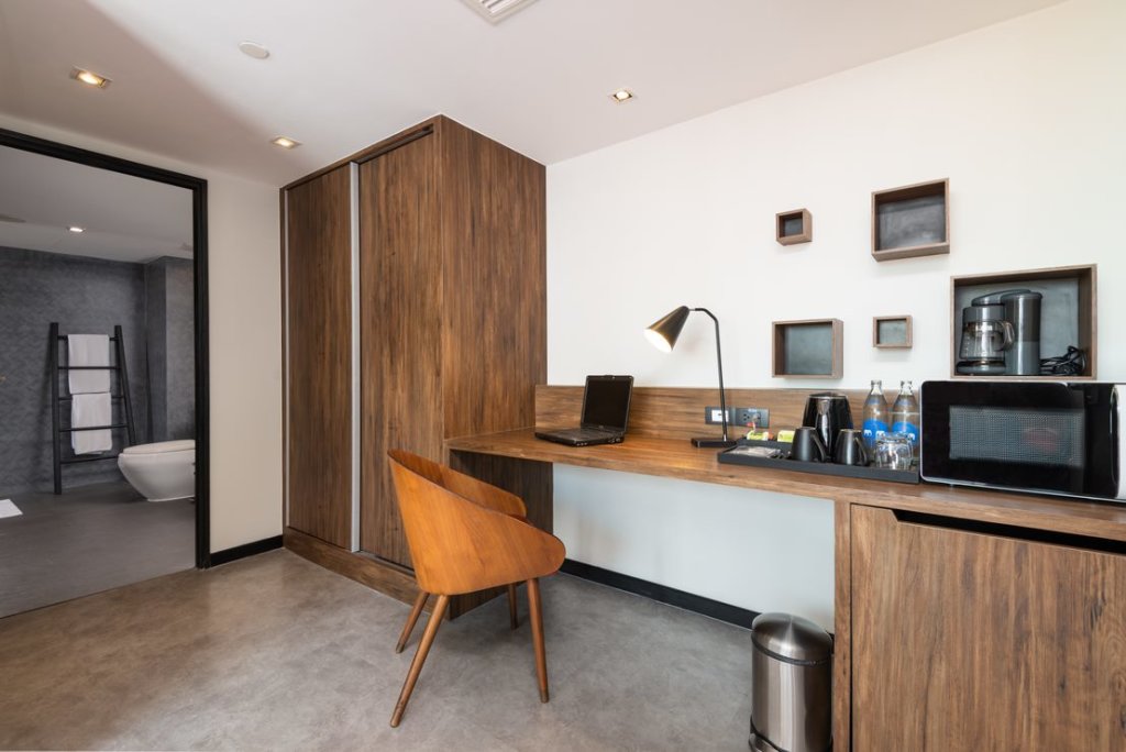 Maitria Mode Sukhumvit 15 Bangkok 10