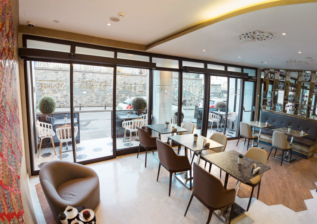 Maroon Hotel Pera 15