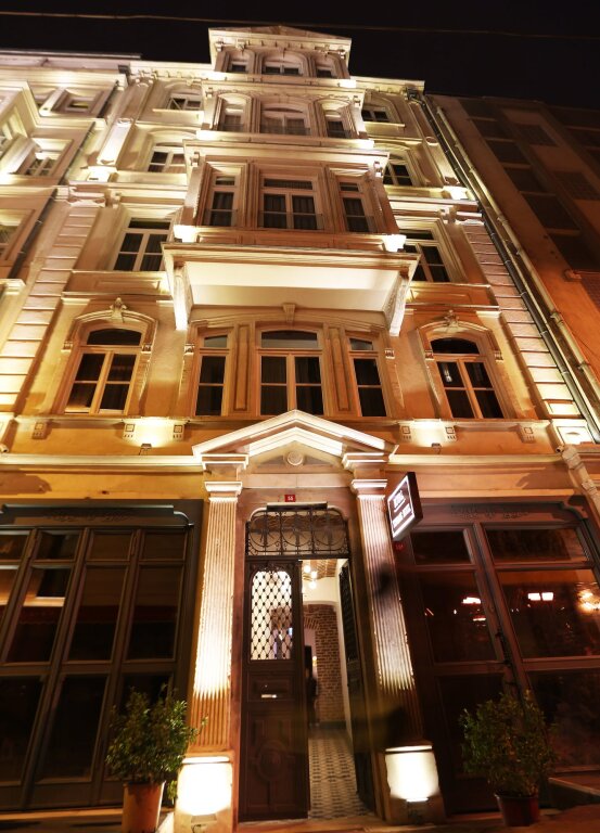 Royal Tophane 10