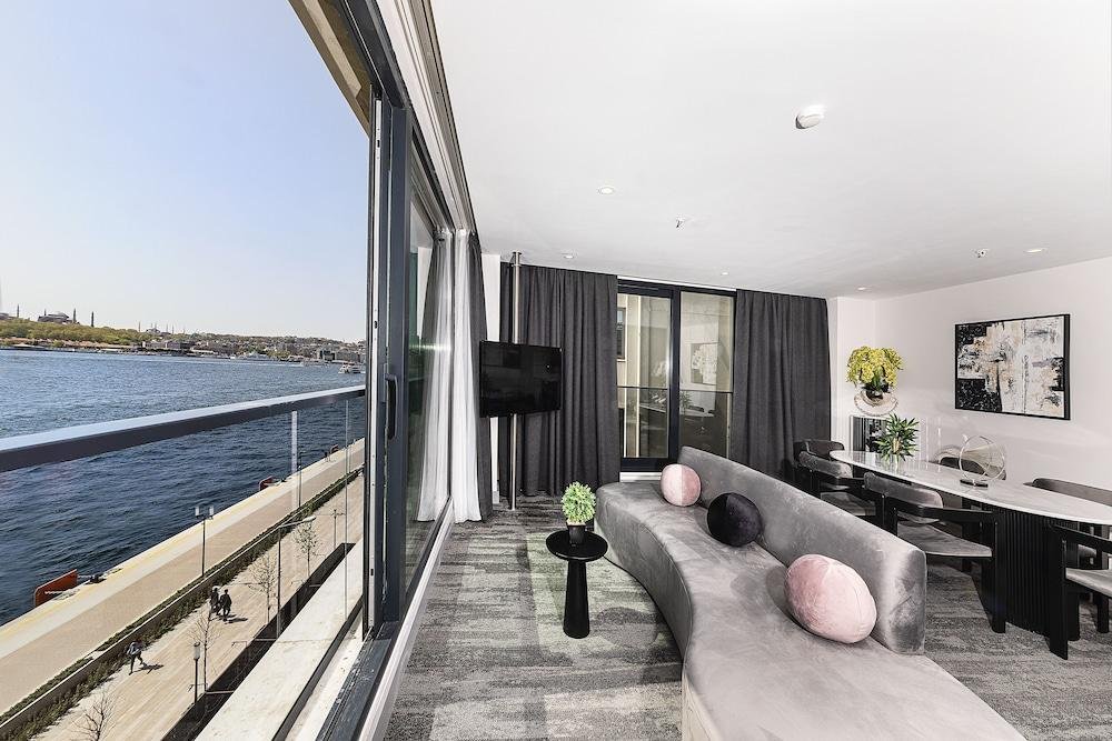 Pera Bosphorus Hotel 10