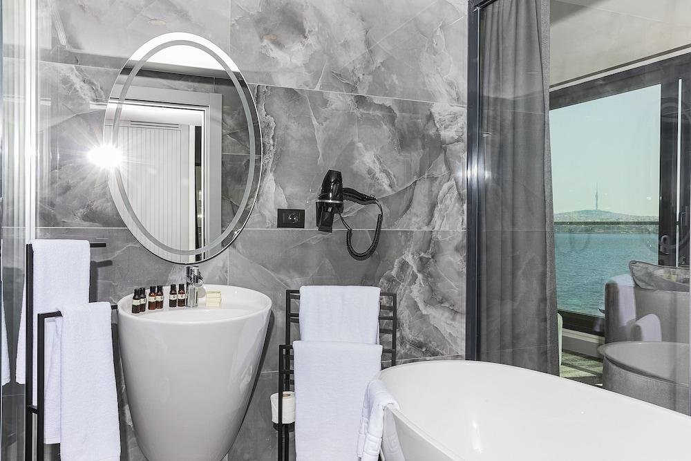 Pera Bosphorus Hotel 9