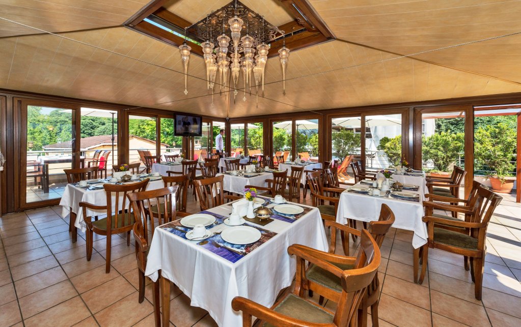 Zeynep Sultan Hotel 19