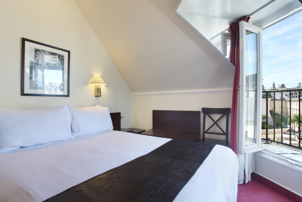 Hotel College De France 10