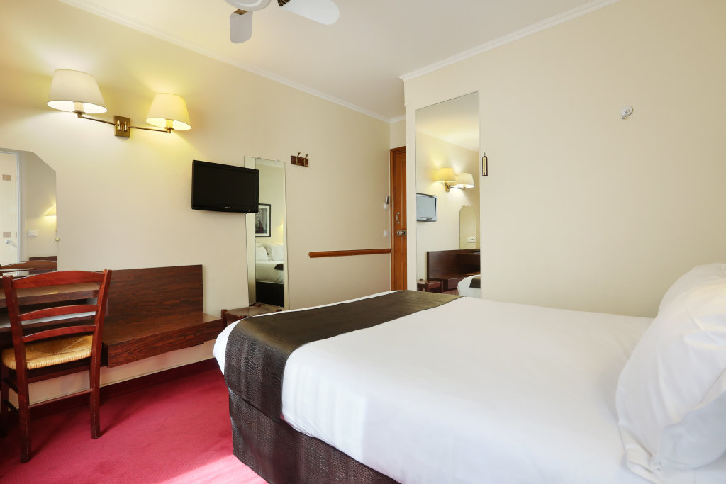 Hotel College De France 12