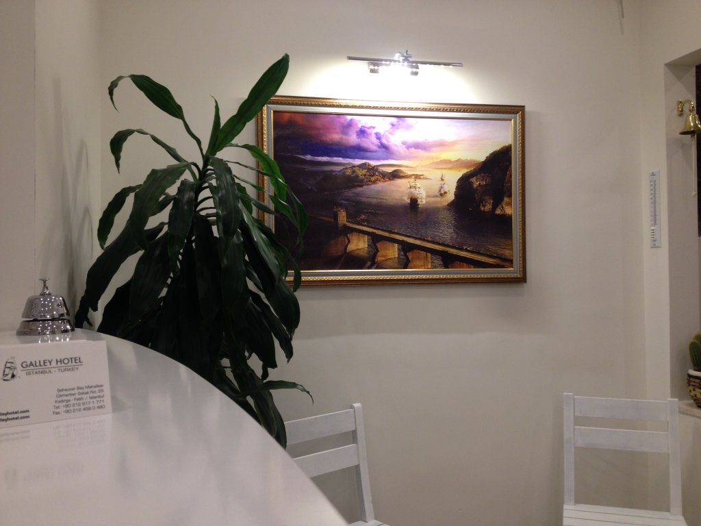 Galley Hotel 8