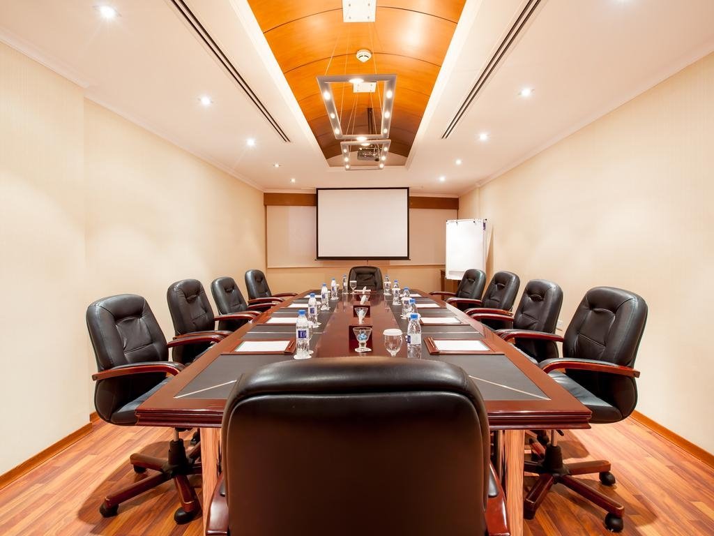 Howard Johnson Plaza By Wyndham Dubai Deira 12