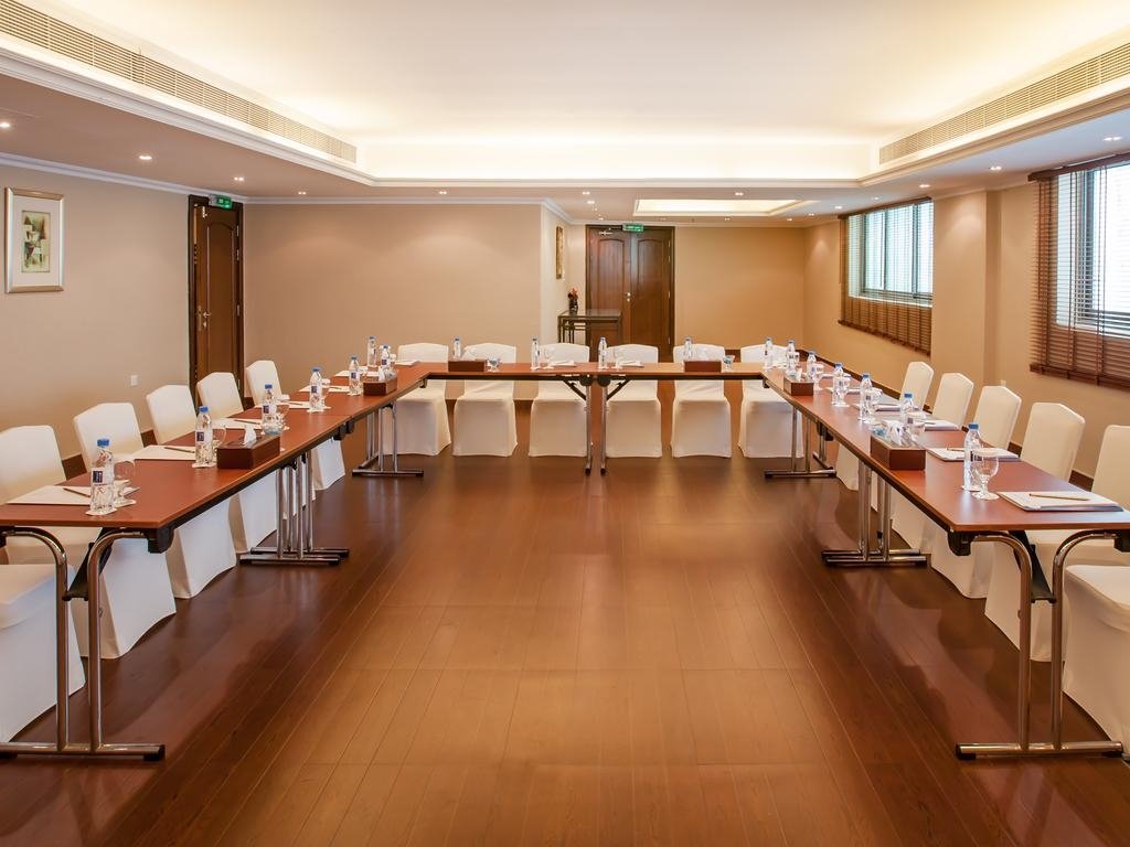 Howard Johnson Plaza By Wyndham Dubai Deira 5