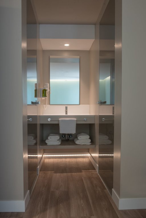 Kubic Athens, a member of Brown Hotels 18