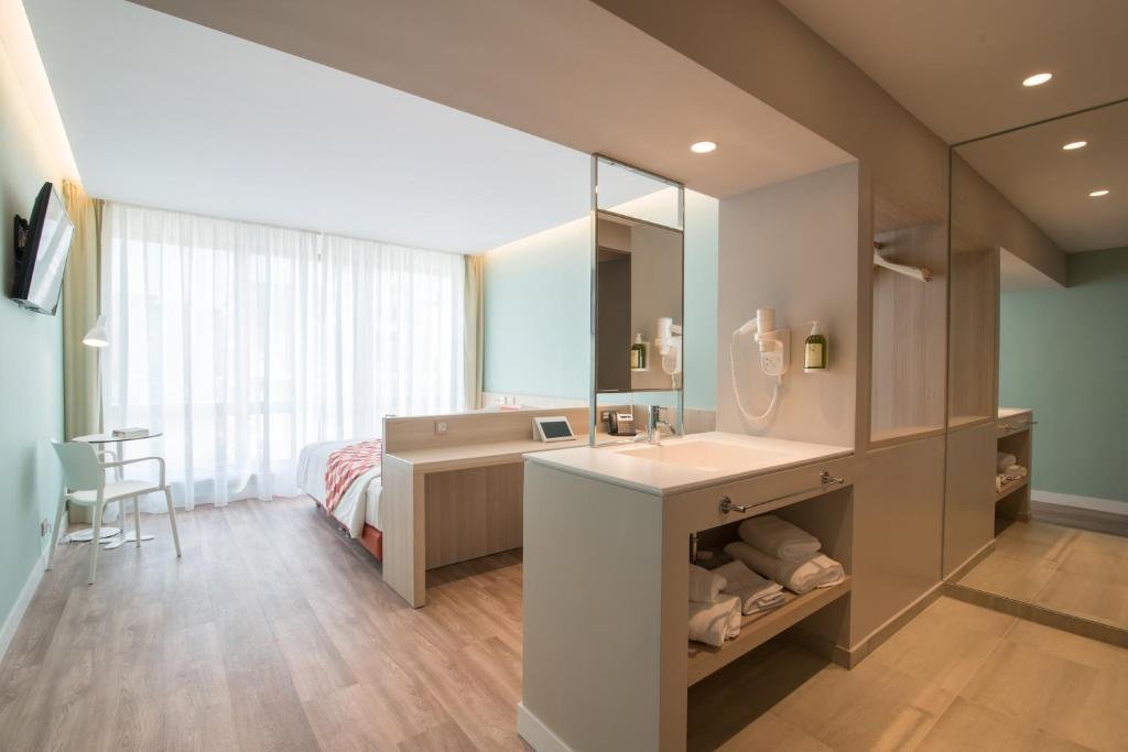 Kubic Athens, a member of Brown Hotels 5